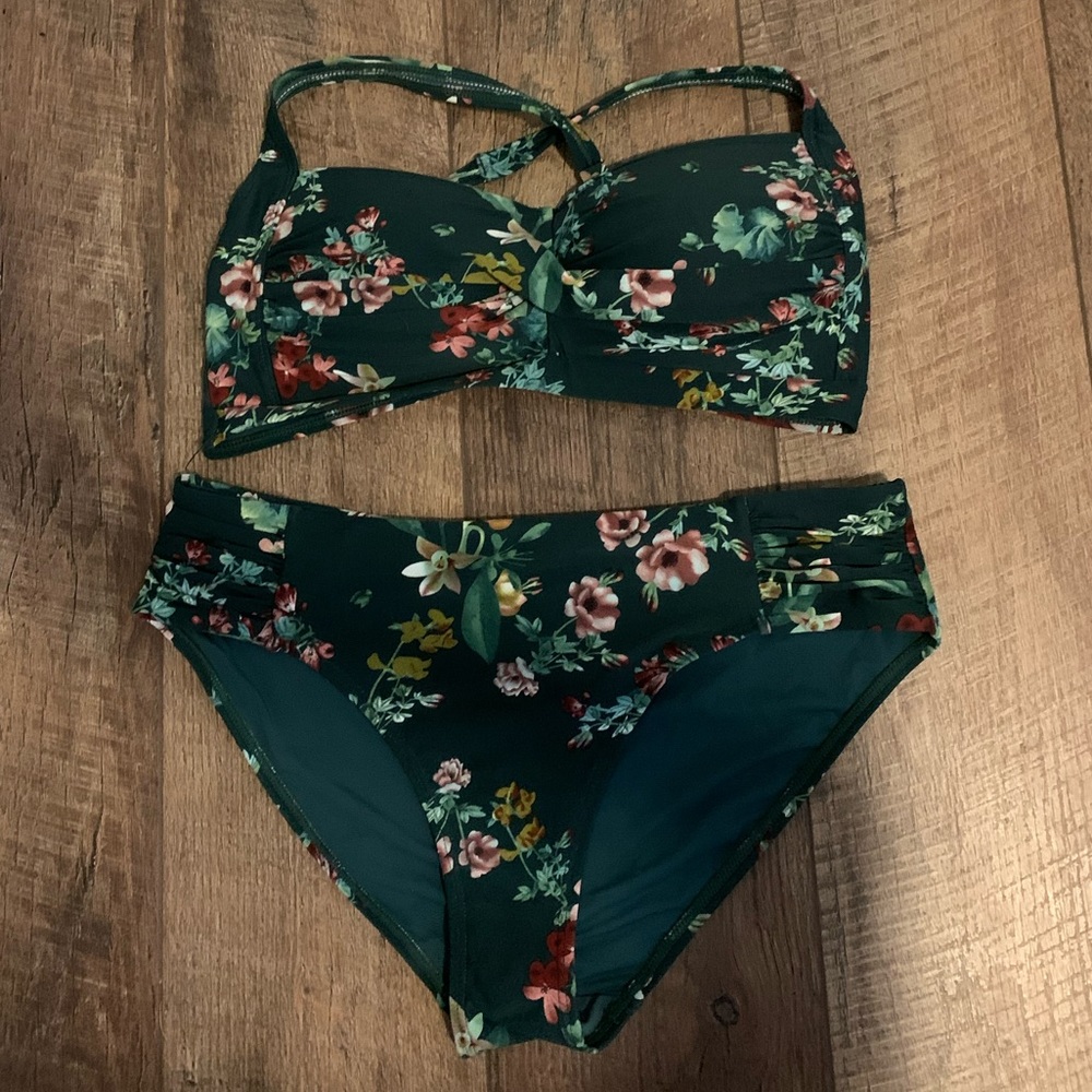 Nip Tuck bikini set